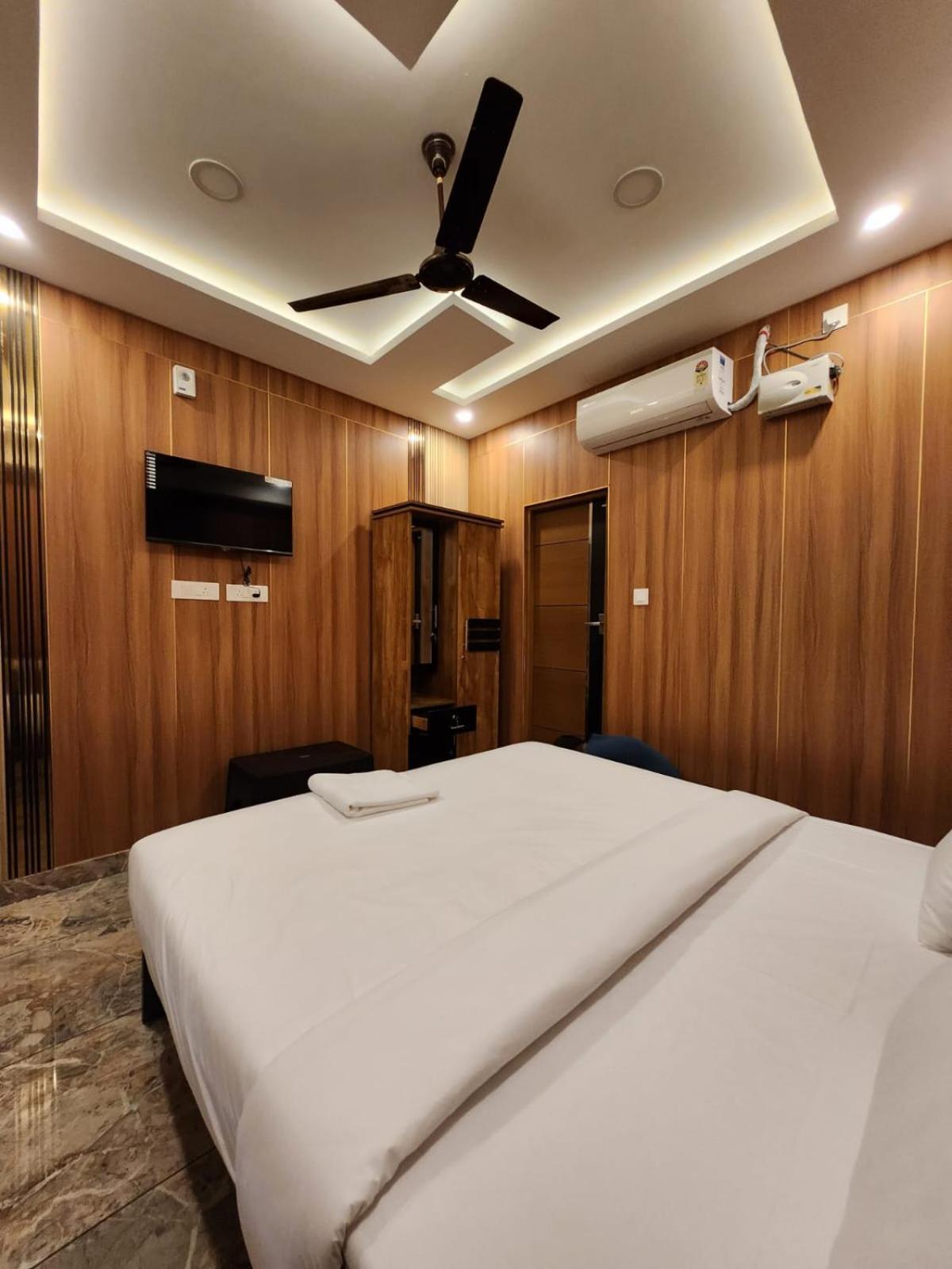 Attingal Royal View Residency酒店 外观 照片