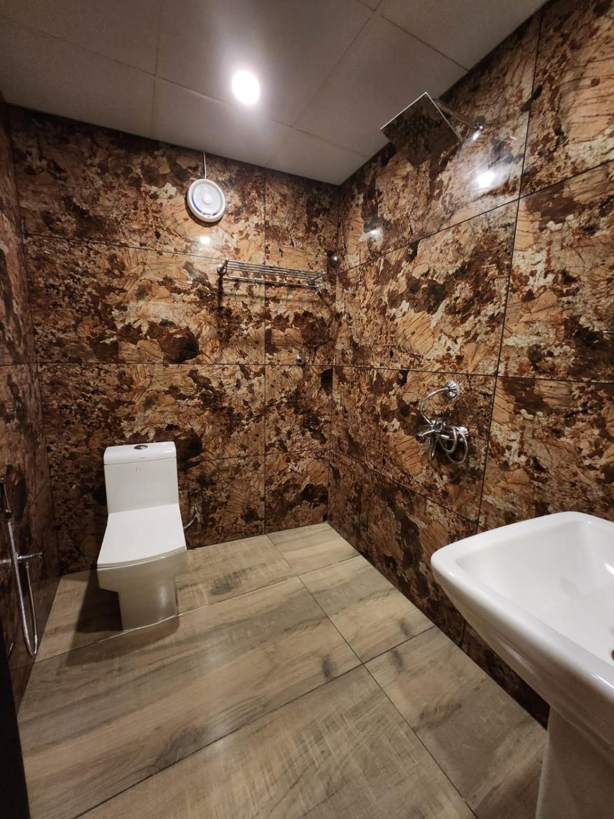 Attingal Royal View Residency酒店 外观 照片